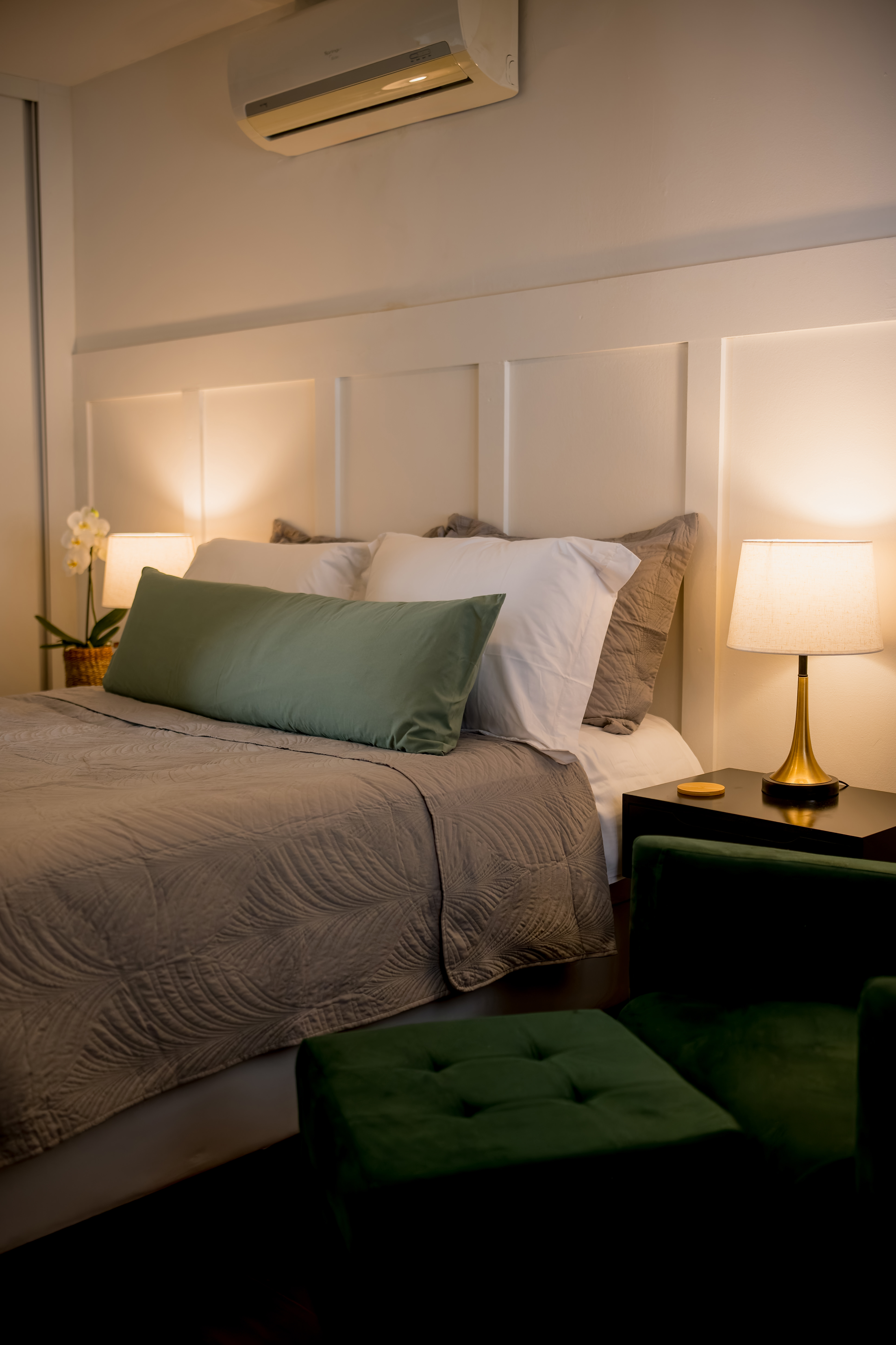 Head of double bed